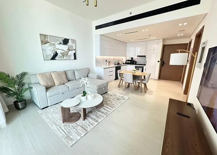 Fully Furnished 1Br With Balcony