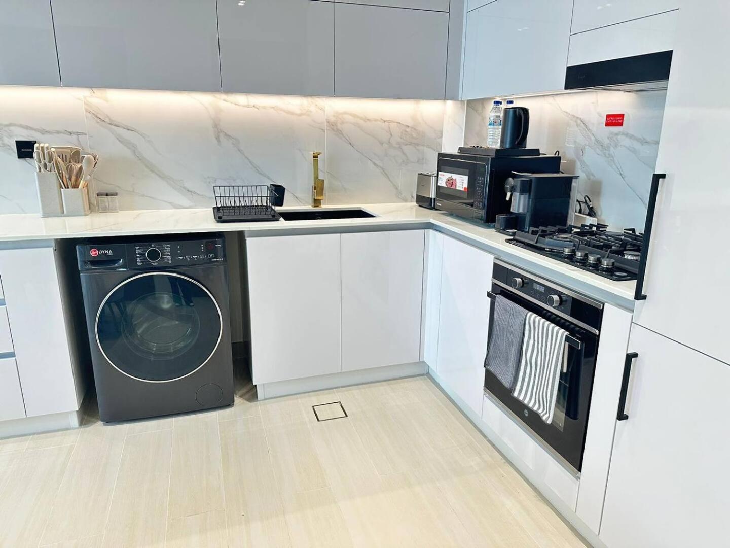 Fully Furnished 1br With Balcony Dubai