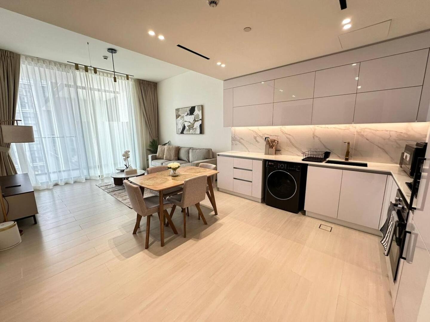 Fully Furnished 1br With Balcony Apartment Dubai