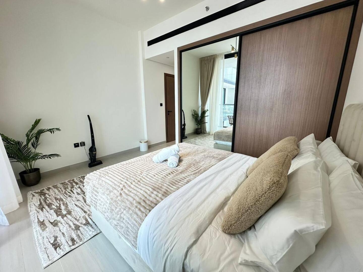 Fully Furnished 1br With Balcony Dubai