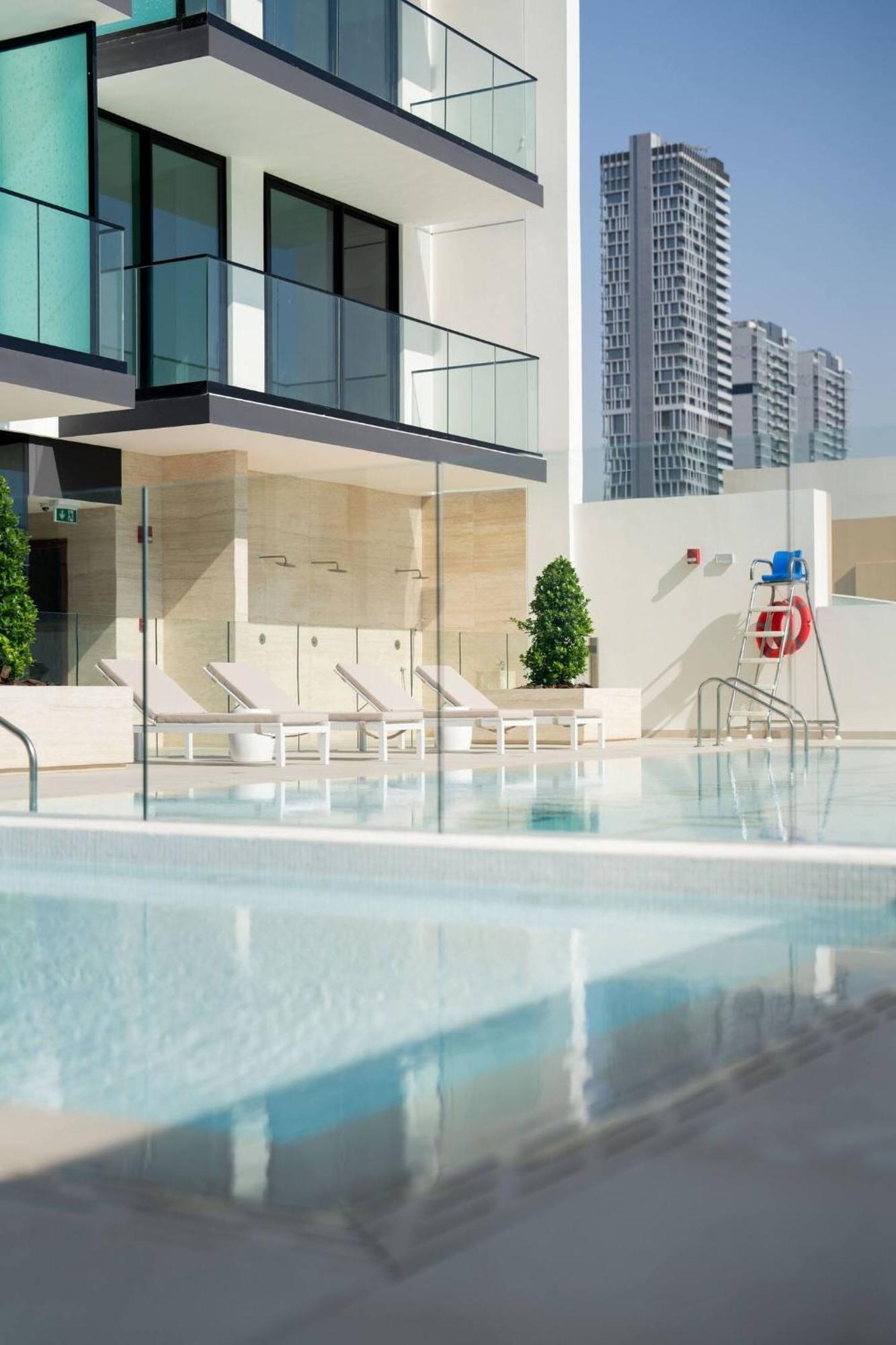 Fully Furnished 1br With Balcony
